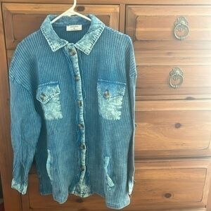 Zenana Women’s Blue Shirt Blouse Tunic With Pockets NWOT